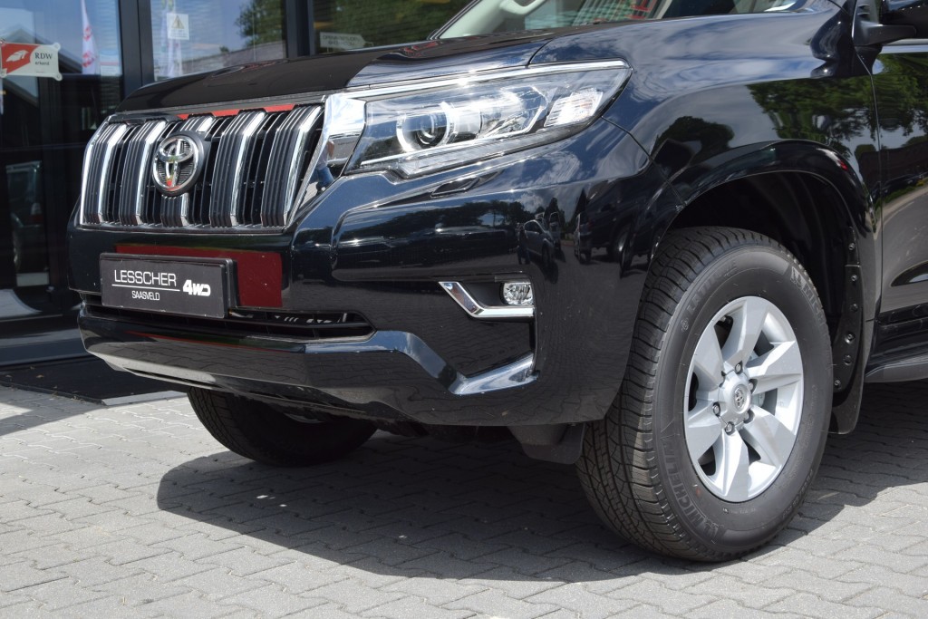 TOYOTA-LANDCRUISER 150-2.8 D-4D 5D CHALLENGER/COUNTRY AT VAN BPM VRIJ