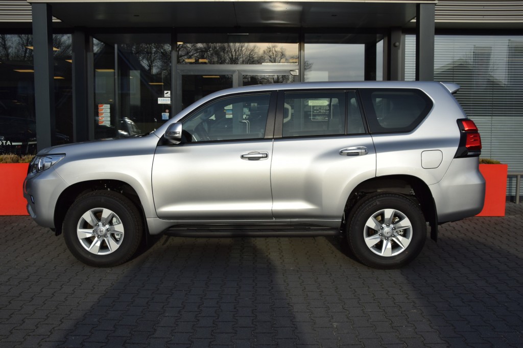 TOYOTA-LANDCRUISER 150-2.8 D-4D 5DRS COUNTRY A/T VAN BPM VRIJ