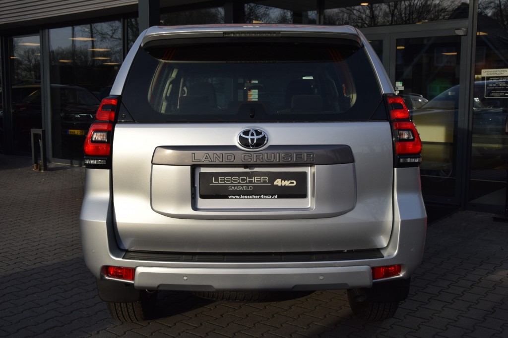 TOYOTA-LANDCRUISER 150-2.8 D-4D 5DRS COUNTRY A/T VAN BPM VRIJ