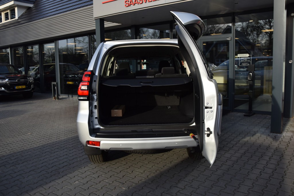 TOYOTA-LANDCRUISER 150-2.8 D-4D 5DRS COUNTRY A/T VAN BPM VRIJ