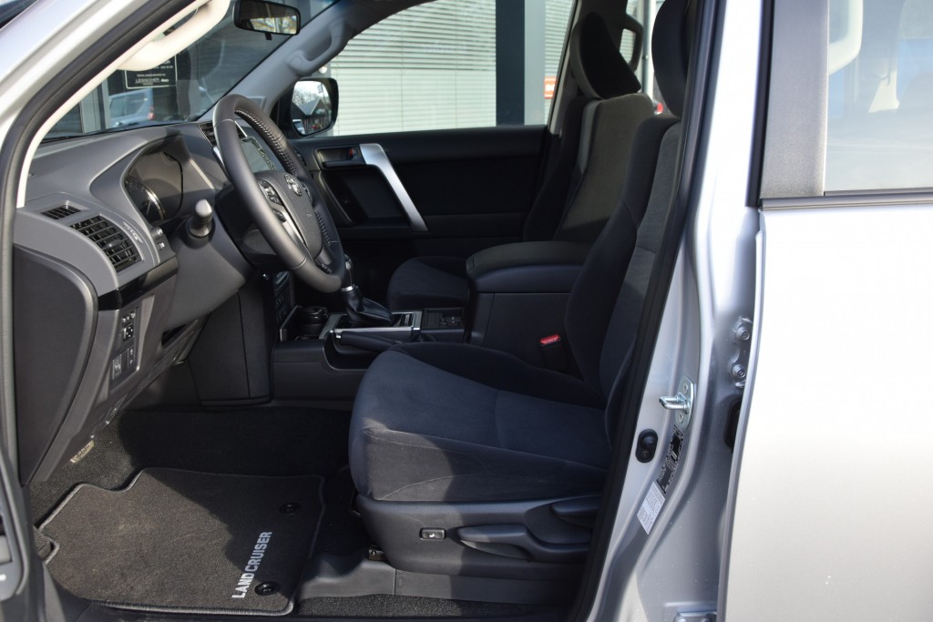 TOYOTA-LANDCRUISER 150-2.8 D-4D 5DRS COUNTRY A/T VAN BPM VRIJ