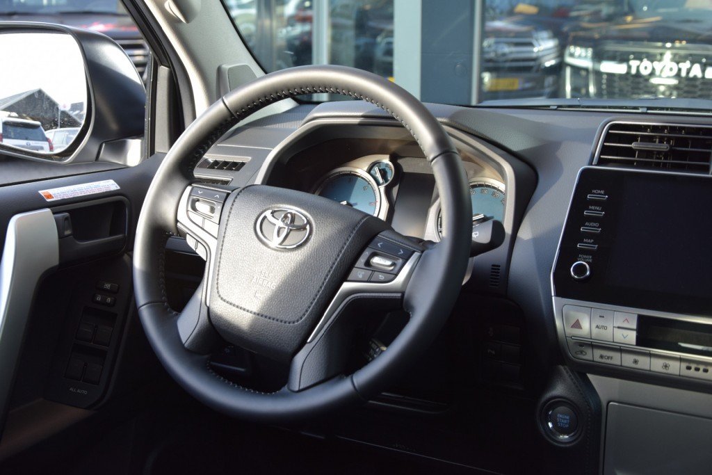 TOYOTA-LANDCRUISER 150-2.8 D-4D 5DRS COUNTRY A/T VAN BPM VRIJ