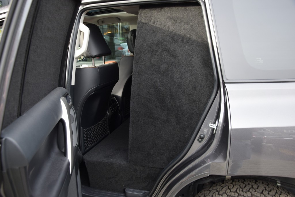 TOYOTA-LANDCRUISER 150-2.8 D-4D 5DRS BLACK LINE A/T VAN