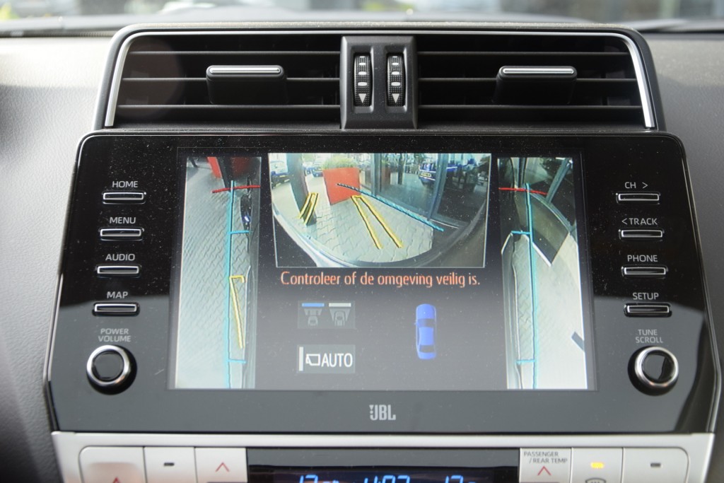 TOYOTA-LANDCRUISER 150-2.8 D-4D 5DRS BLACK LINE A/T VAN