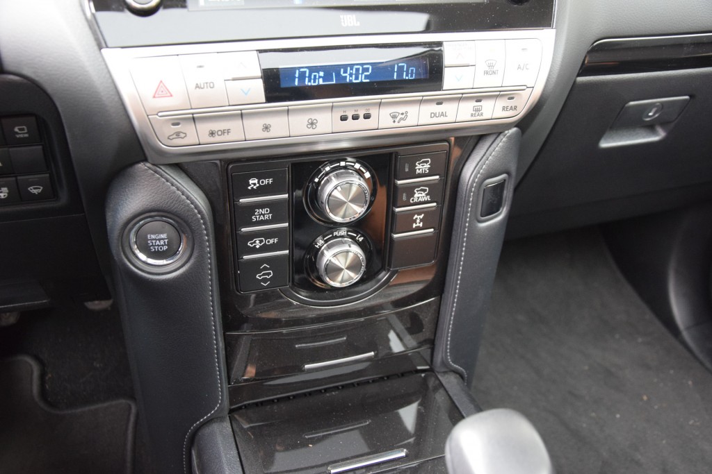 TOYOTA-LANDCRUISER 150-2.8 D-4D 5DRS BLACK LINE A/T VAN