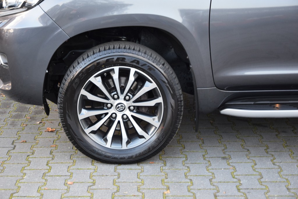 TOYOTA-LANDCRUISER 150-2.8 D-4D 5DRS CHALLENGERA/T VAN