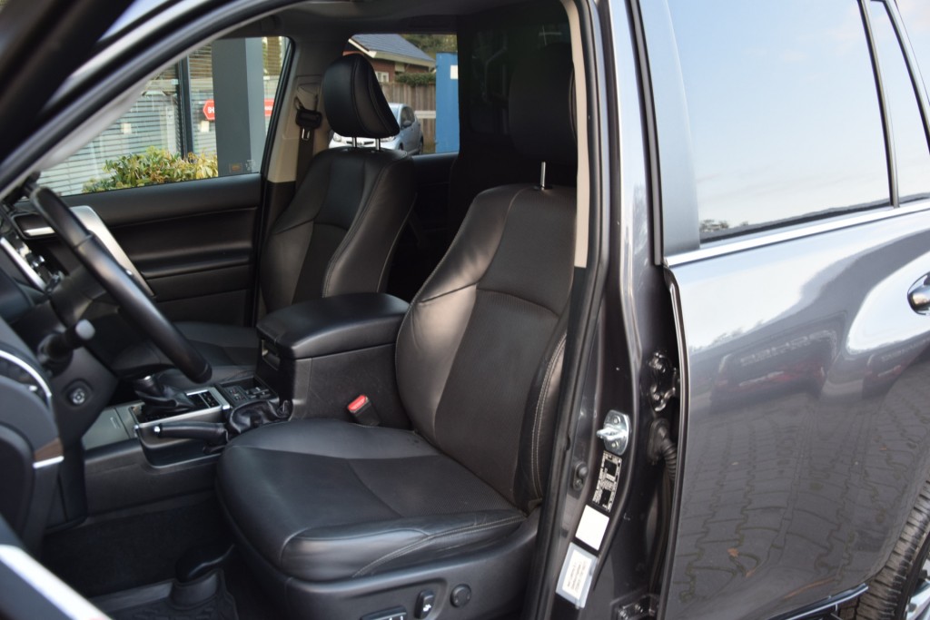TOYOTA-LANDCRUISER 150-2.8 D-4D 5DRS CHALLENGERA/T VAN