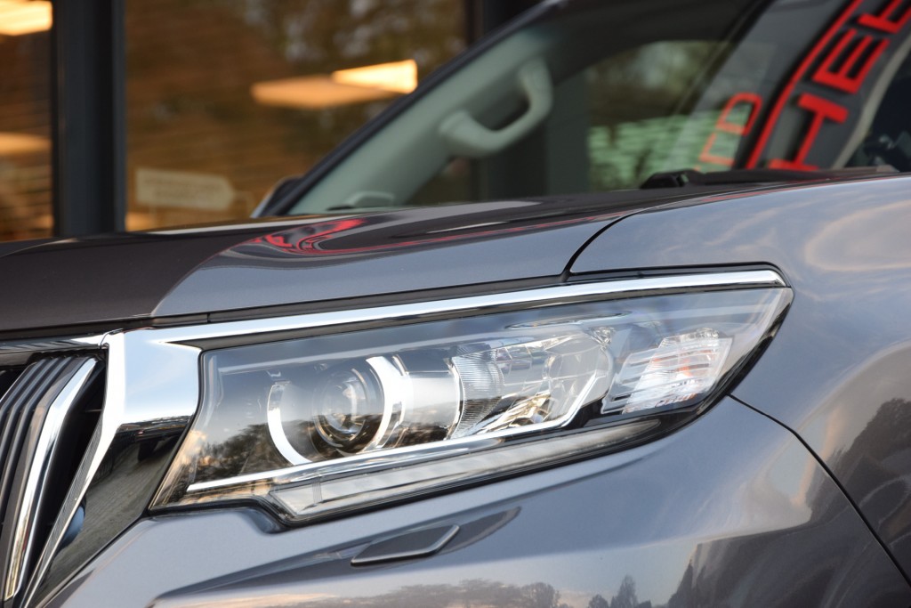 TOYOTA-LANDCRUISER 150-2.8 D-4D 5DRS CHALLENGERA/T VAN
