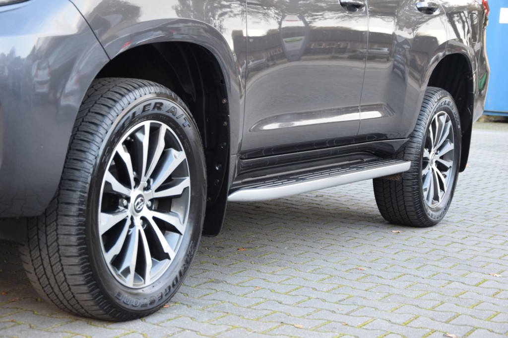 TOYOTA-LANDCRUISER 150-2.8 D-4D 5DRS CHALLENGERA/T VAN