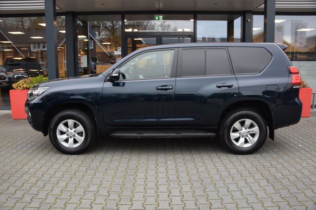 TOYOTA-LANDCRUISER 150-2.8 D-4D 5DRS CHALLENGER A/T VAN