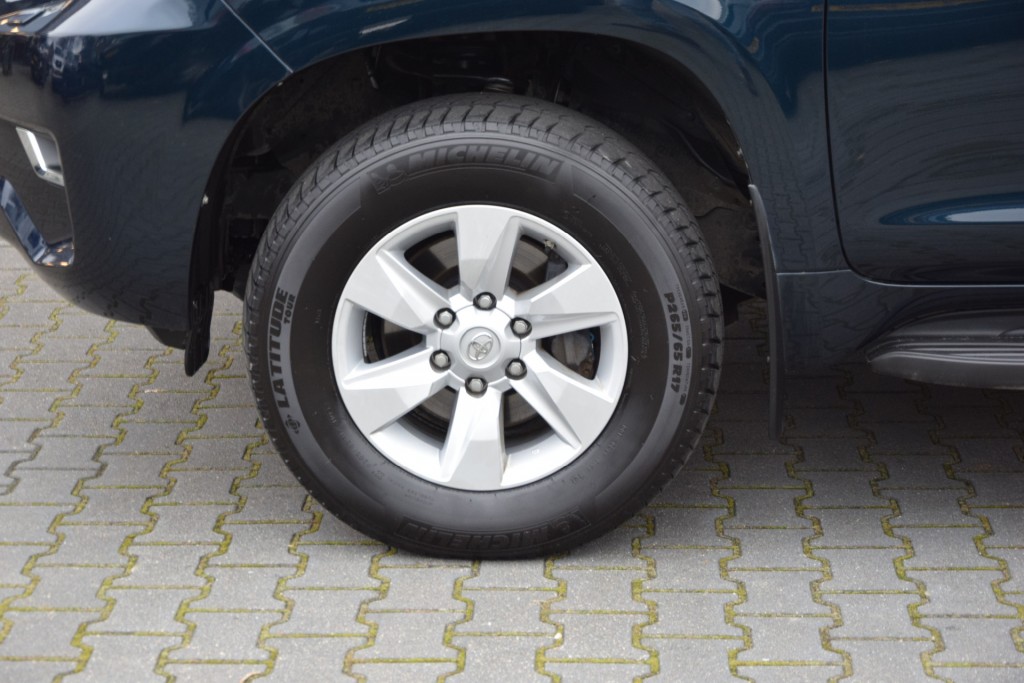 TOYOTA-LANDCRUISER 150-2.8 D-4D 5DRS CHALLENGER A/T VAN