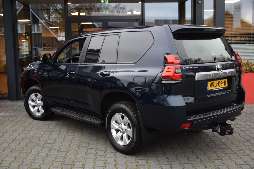TOYOTA-LANDCRUISER 150-2.8 D-4D 5DRS CHALLENGER A/T VAN