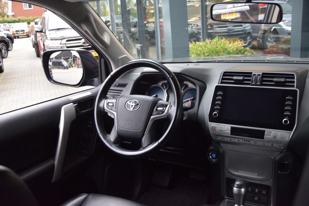 TOYOTA-LANDCRUISER 150-2.8 D-4D 5DRS CHALLENGER A/T VAN