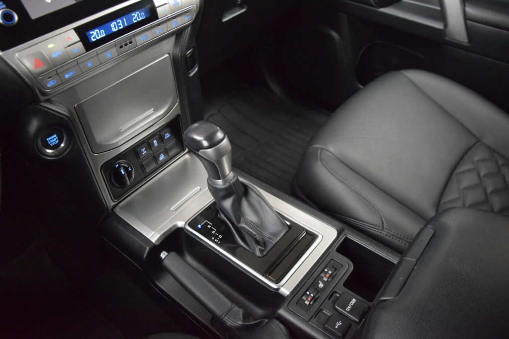 TOYOTA-LANDCRUISER 150-2.8 D-4D 5DRS CHALLENGER A/T VAN