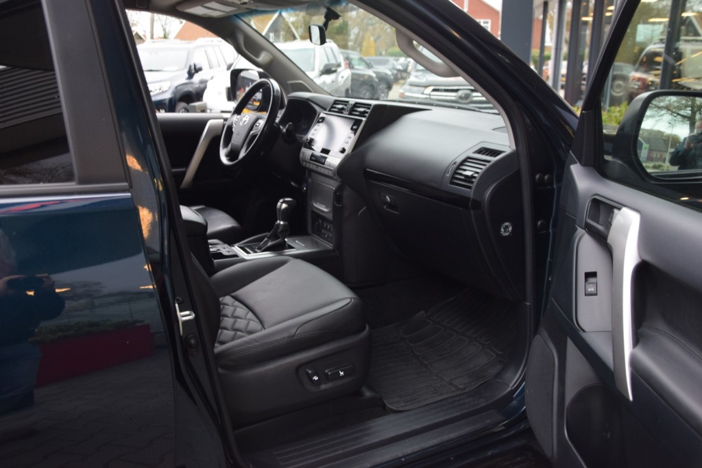 TOYOTA-LANDCRUISER 150-2.8 D-4D 5DRS CHALLENGER A/T VAN