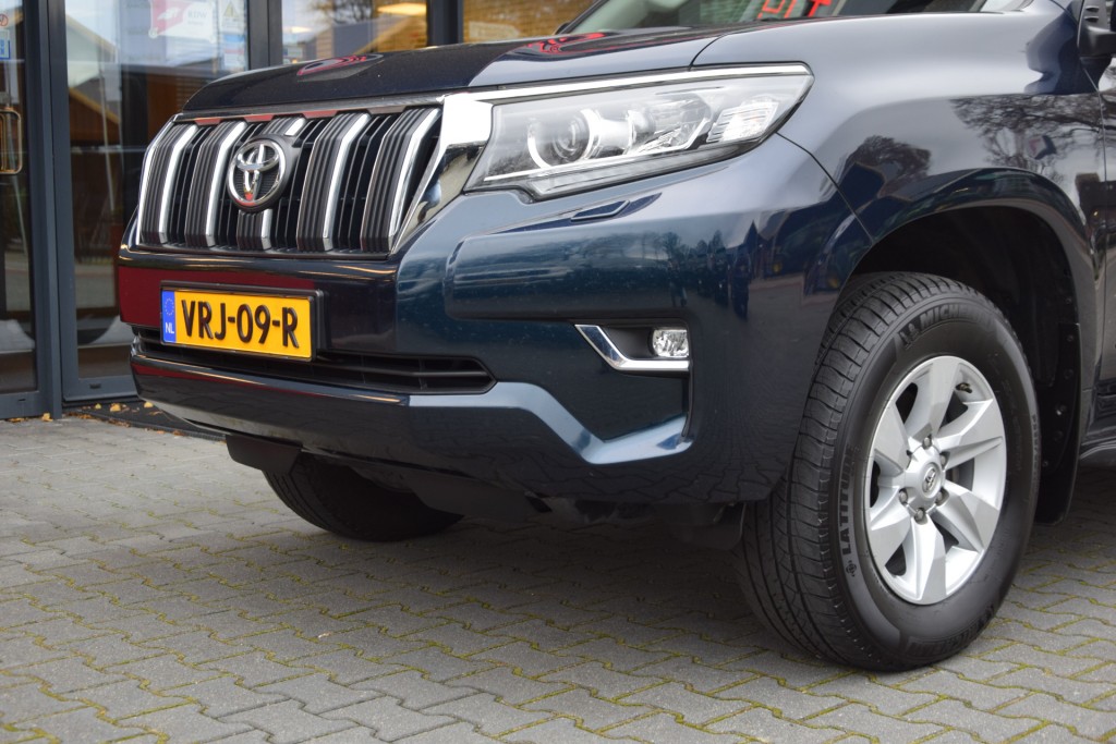 TOYOTA-LANDCRUISER 150-2.8 D-4D 5DRS CHALLENGER A/T VAN