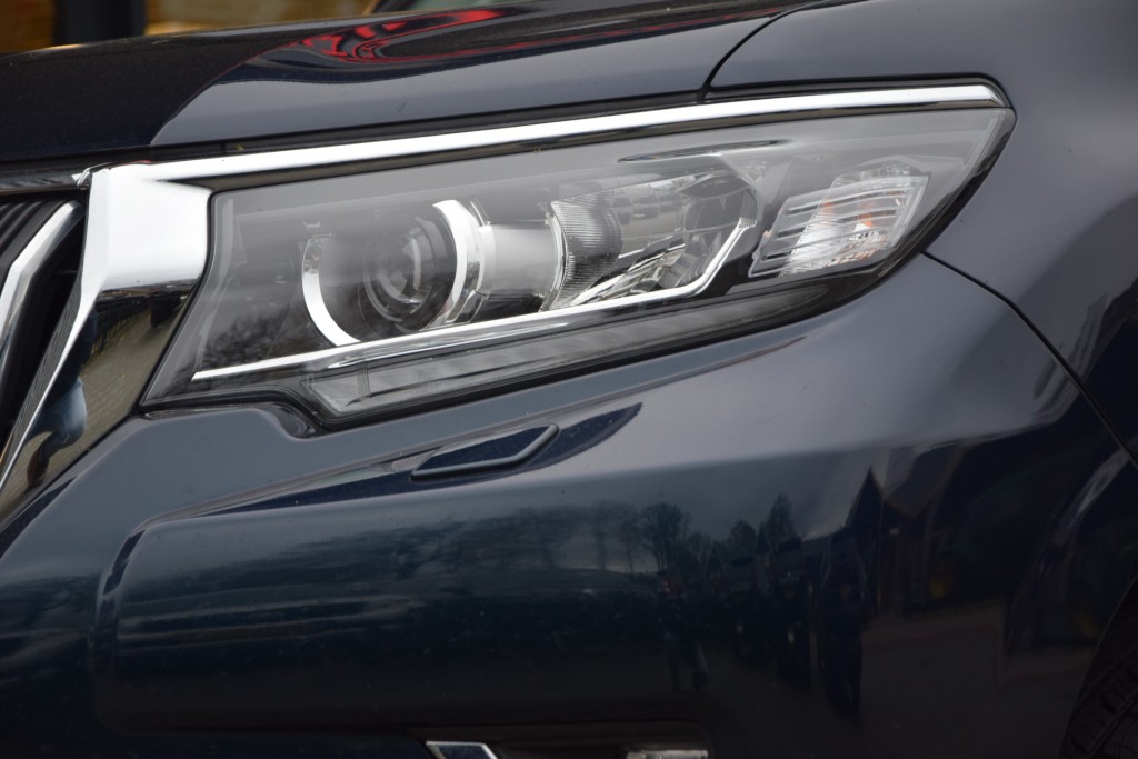 TOYOTA-LANDCRUISER 150-2.8 D-4D 5DRS CHALLENGER A/T VAN