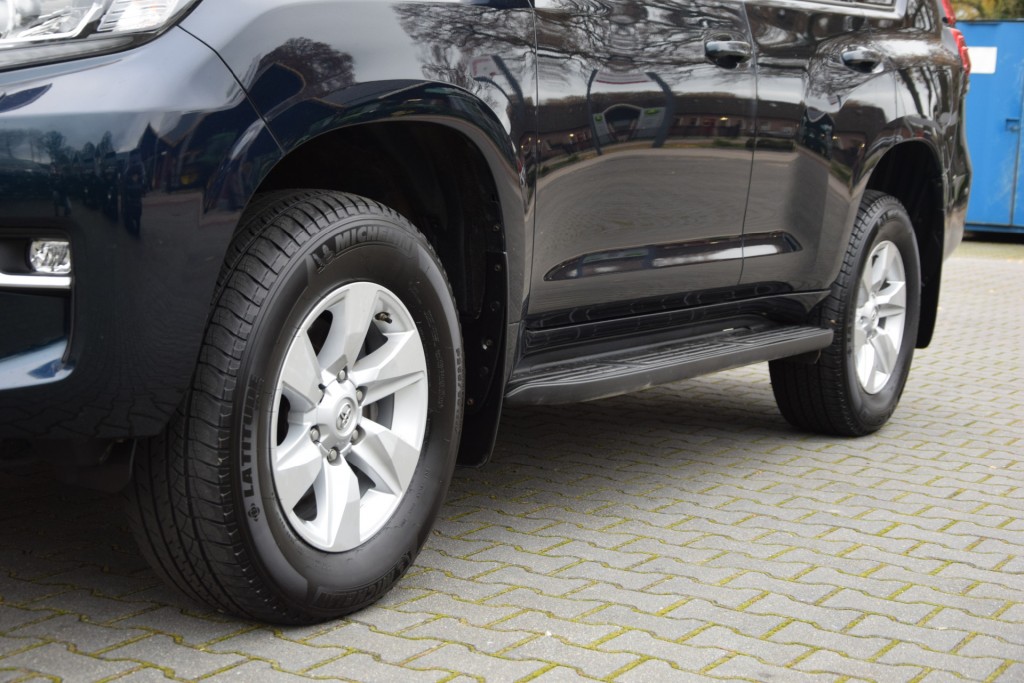 TOYOTA-LANDCRUISER 150-2.8 D-4D 5DRS CHALLENGER A/T VAN