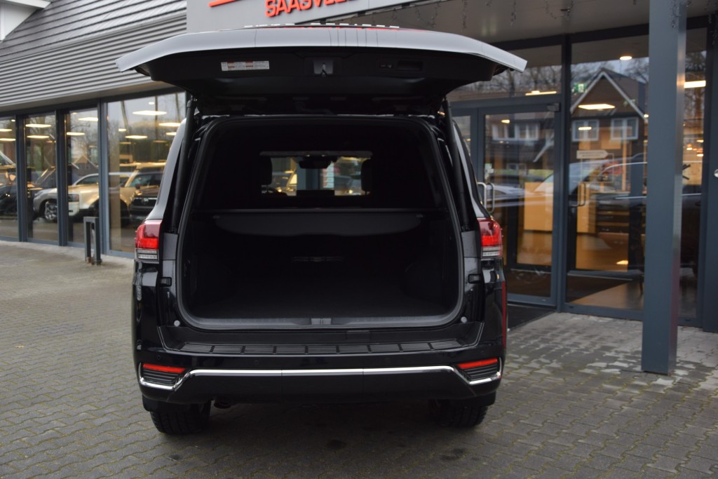 TOYOTA-LANDCRUISER 300-3.3 DIESEL TWIN TURBO 70TH ANNIVERSARY 4WD A/T VAN