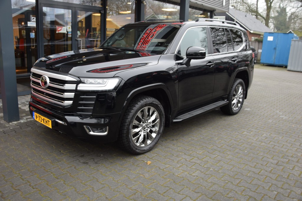 TOYOTA-LANDCRUISER 300-3.3 DIESEL TWIN TURBO 70TH ANNIVERSARY 4WD A/T VAN