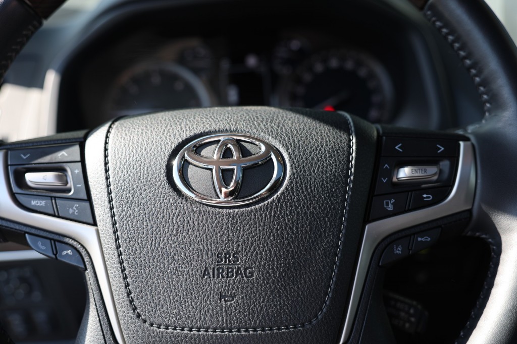 TOYOTA-LANDCRUISER 150-2.8 D-4D 5DRS PREMIUM A/T VAN