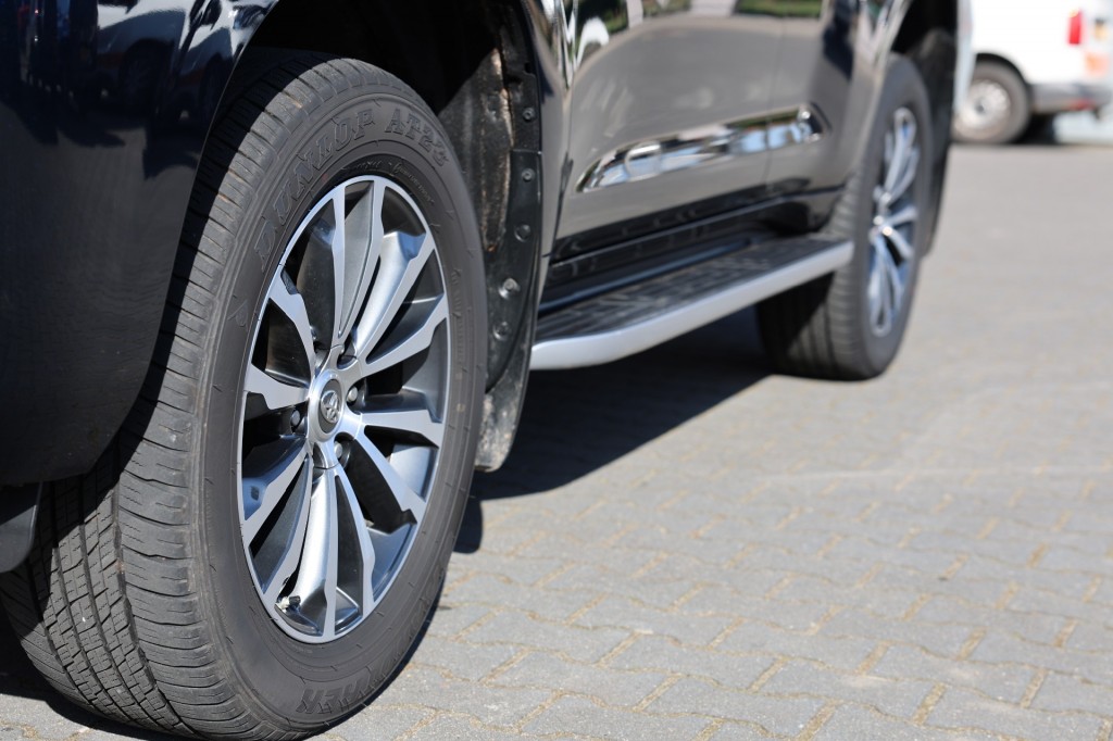 TOYOTA-LANDCRUISER 150-2.8 D-4D 5DRS PREMIUM A/T VAN