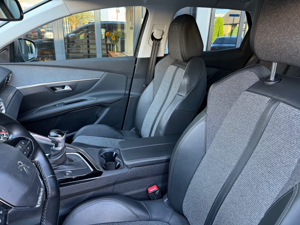 PEUGEOT-3008-1.2 PureTech 131PK Allure, Navi, Climatcntrl, Cruisecntrl, Leder
