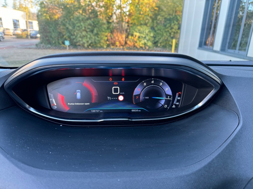 PEUGEOT-3008-1.2 PureTech 131PK Allure, Navi, Climatcntrl, Cruisecntrl, Leder
