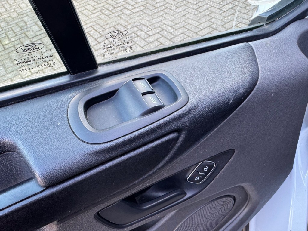 FORD-TRANSIT CUSTOM-2.0 TDCi 108PK Airco, PDC, Bluetooth, Schuifdeur,