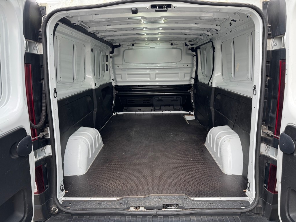 RENAULT-TRAFIC-2.0 MJ 120PK L2 Lang, Navi, Airco, PDC, Schuifdeur, Cruise