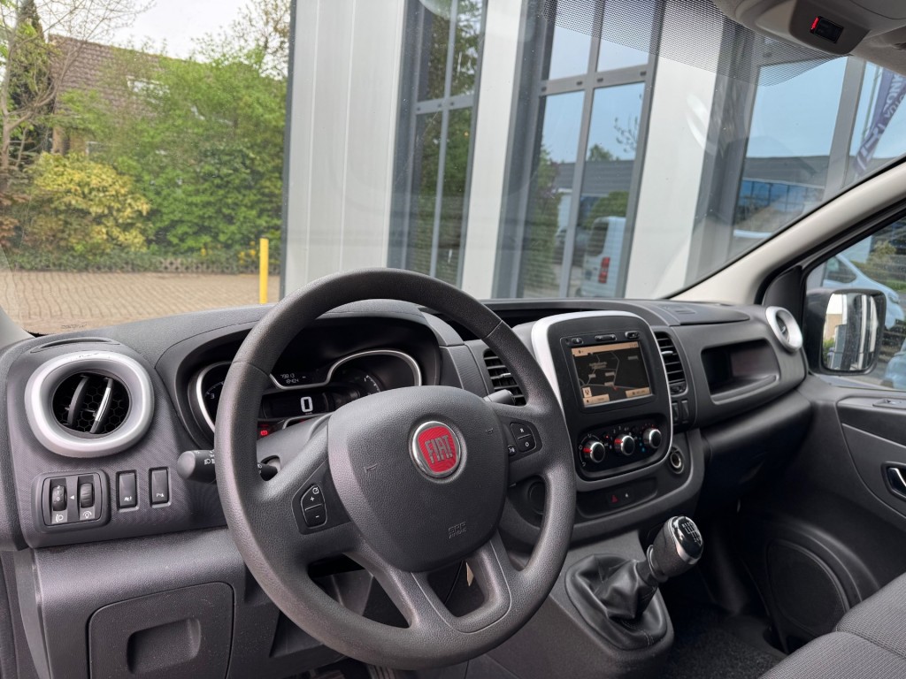 RENAULT-TRAFIC-2.0 MJ 120PK L2 Lang, Navi, Airco, PDC, Schuifdeur, Cruise