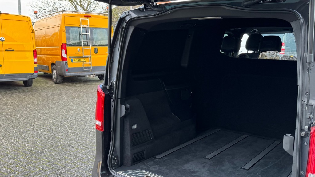 MERCEDES-BENZ-V-KLASSE-250D AMG AVANTGARDE EDITION 190PK DC DUBBELE CABINE