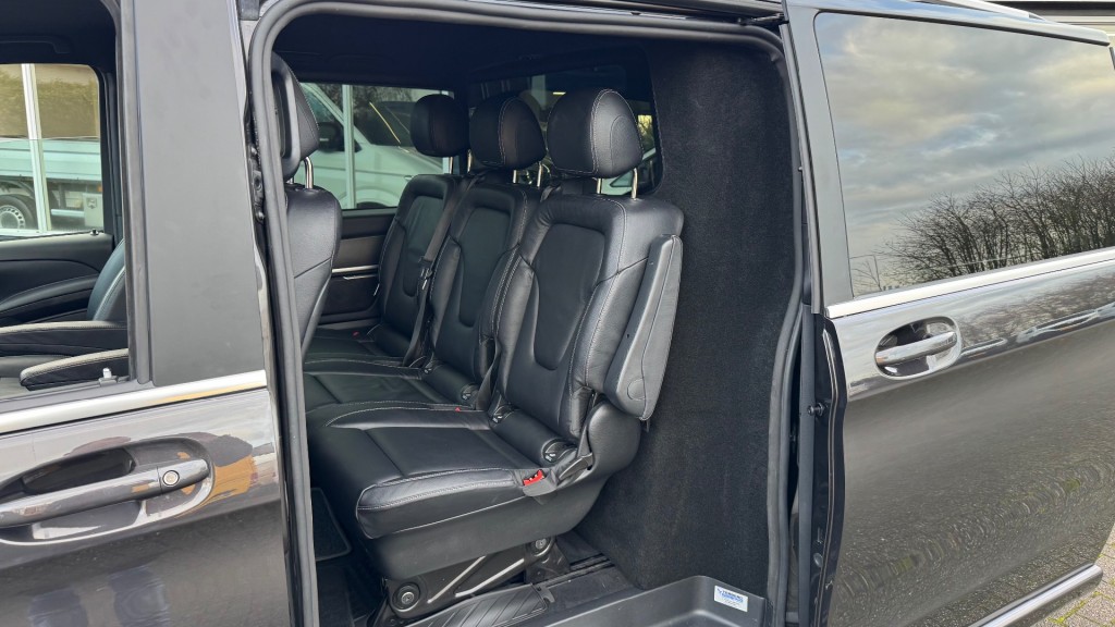MERCEDES-BENZ-V-KLASSE-250D AMG AVANTGARDE EDITION 190PK DC DUBBELE CABINE