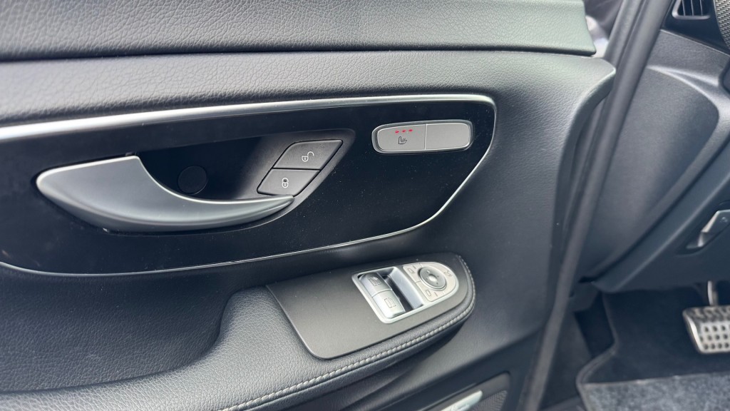 MERCEDES-BENZ-V-KLASSE-250D AMG AVANTGARDE EDITION 190PK DC DUBBELE CABINE