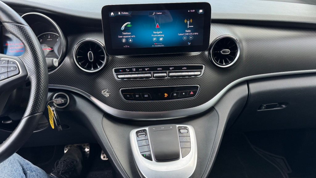 MERCEDES-BENZ-V-KLASSE-250D AMG AVANTGARDE EDITION 190PK DC DUBBELE CABINE
