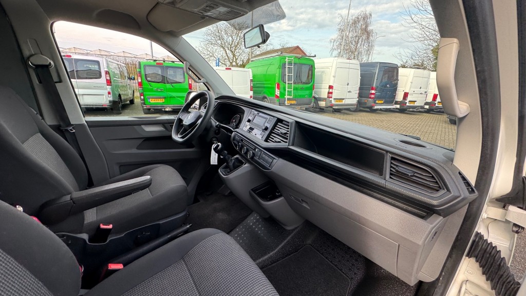 VOLKSWAGEN-TRANSPORTER-2.0 TDI 66KW 90PK EURO 6 AIRCO/ CRUISE CONTROL/ PARKEERSENSOREN/