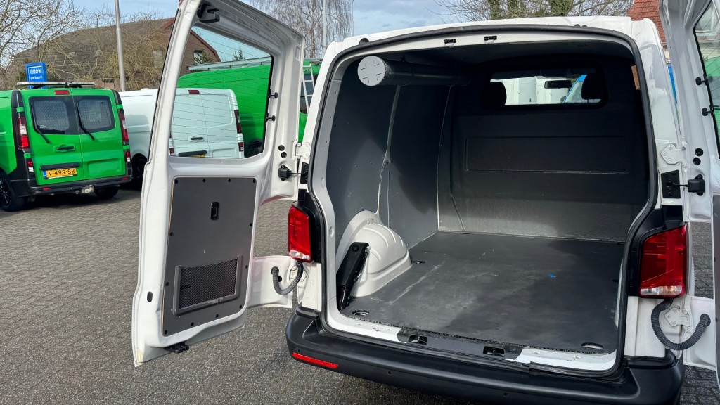 VOLKSWAGEN-TRANSPORTER-2.0 TDI 66KW 90PK EURO 6 AIRCO/ CRUISE CONTROL/ PARKEERSENSOREN/