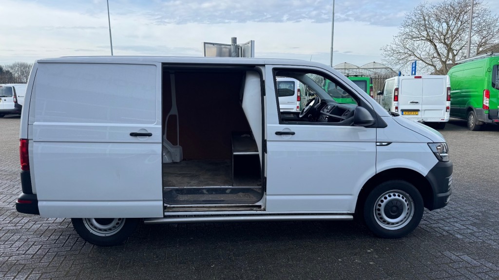 VOLKSWAGEN-TRANSPORTER-2.0 TDI 75KW 102PK EURO 6 AIRCO/ CRUISE CONTROL/ TREKHAAK/ 100%