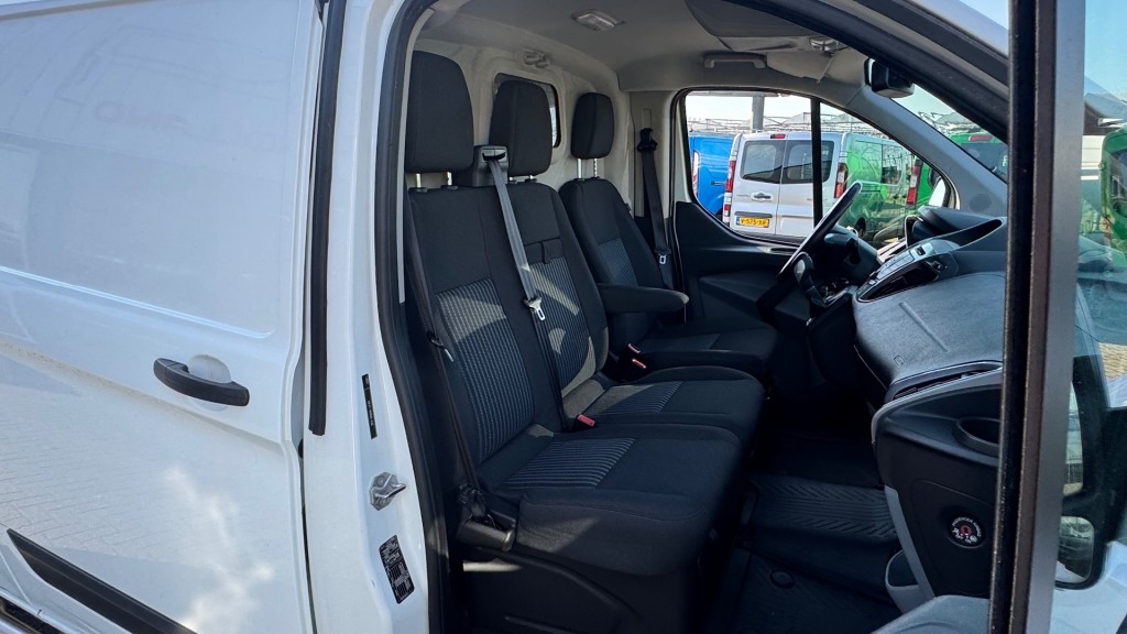 FORD-TRANSIT CUSTOM-2.0 TDCI 96KW 131PK L2H1 AUTOMAAT EURO 6 AIRCO/ CRUISE CONTROL/