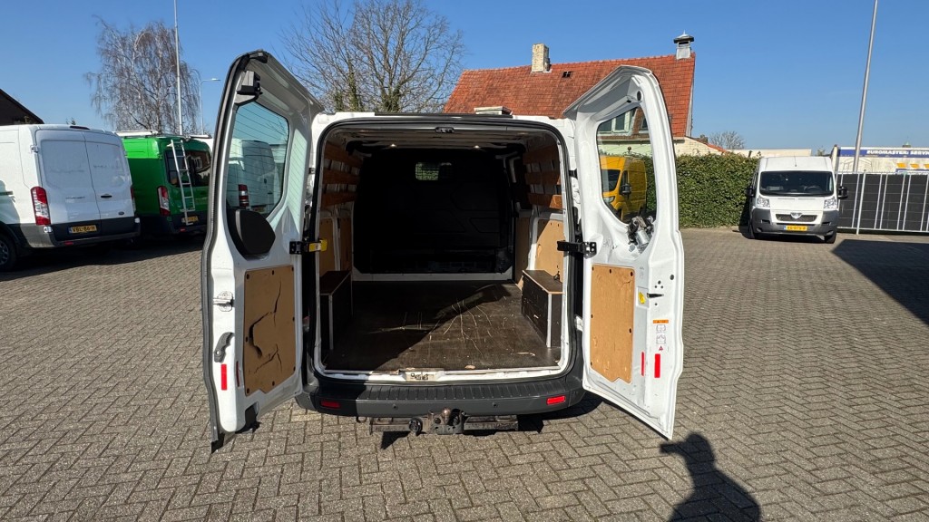 FORD-TRANSIT CUSTOM-2.0 TDCI 96KW 131PK L2H1 AUTOMAAT EURO 6 AIRCO/ CRUISE CONTROL/