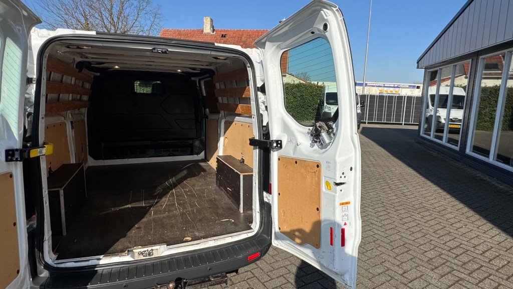 FORD-TRANSIT CUSTOM-2.0 TDCI 96KW 131PK L2H1 AUTOMAAT EURO 6 AIRCO/ CRUISE CONTROL/