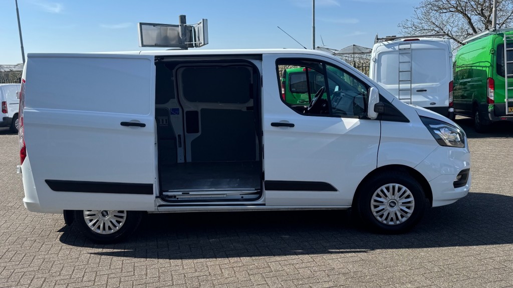 FORD-TRANSIT CUSTOM-2.0 TDCI 96KW 131PK AUTOMAAT EURO 6 AIRCO/ CRUISE CONTROL/ DUBBE
