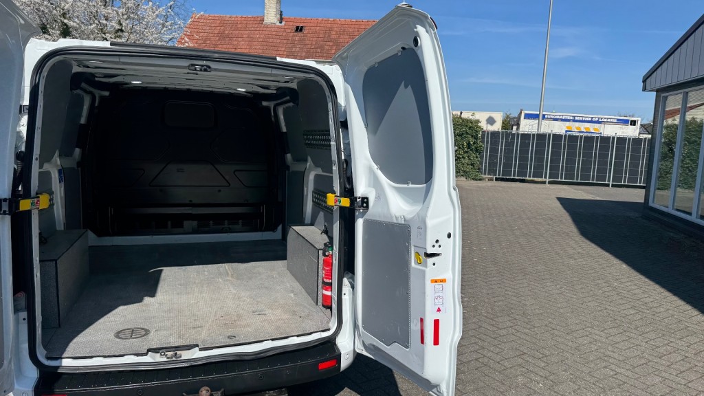 FORD-TRANSIT CUSTOM-2.0 TDCI 96KW 131PK AUTOMAAT EURO 6 AIRCO/ CRUISE CONTROL/ DUBBE