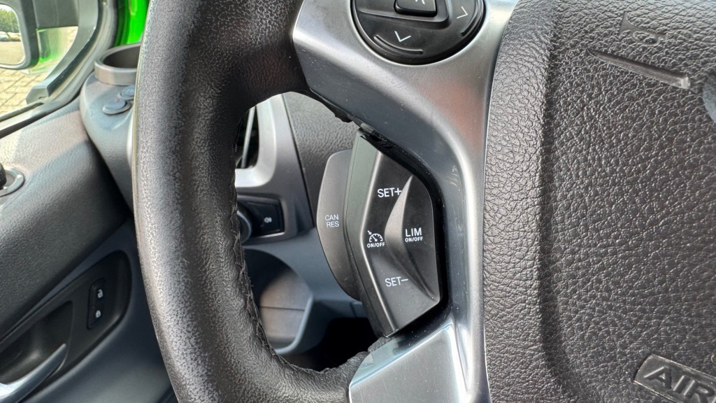 FORD-TRANSIT CUSTOM-2.0 TDCI 77KW 105PK L2H1 EURO 6 AIRCO/ CRUISE CONTROL/ CAMERA/ 1