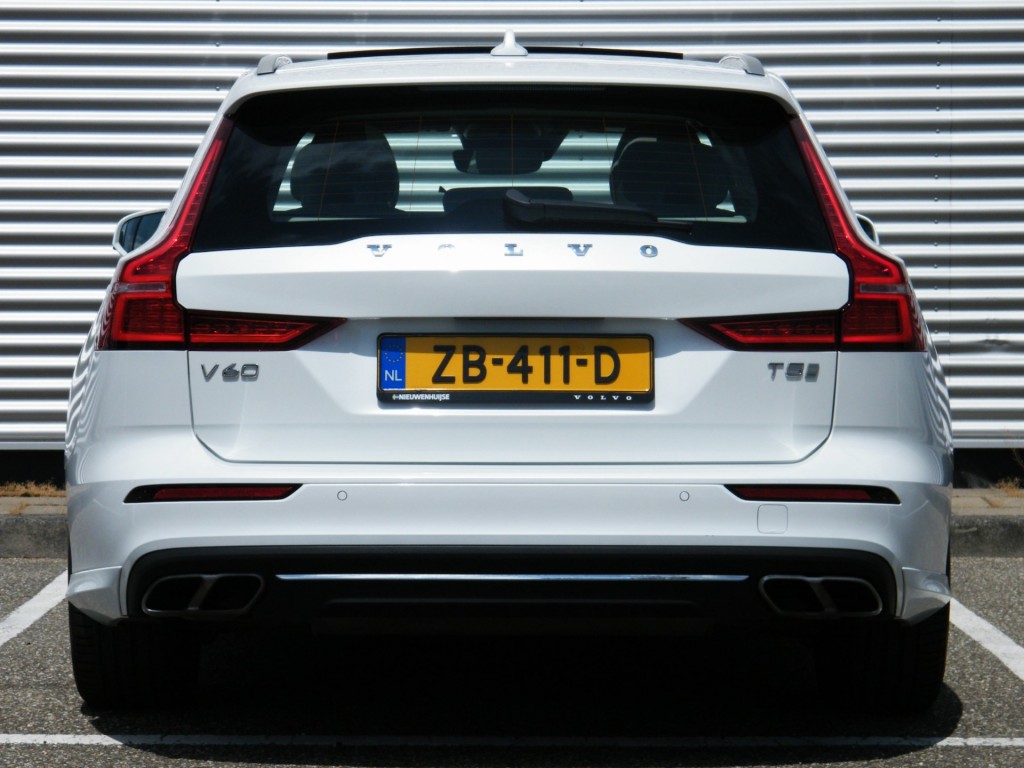 VOLVO-V60-2.0i T5 Inscription Aut8 I NL-Auto I 100% dealer I Pano I Harman