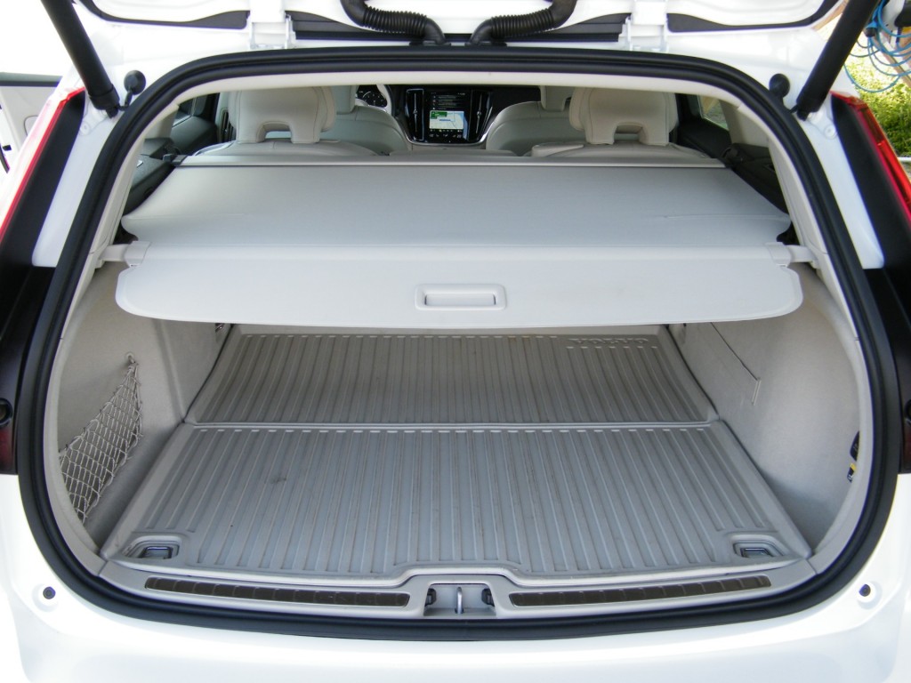 VOLVO-V60-2.0i T5 Inscription Aut8 I NL-Auto I 100% dealer I Pano I Harman