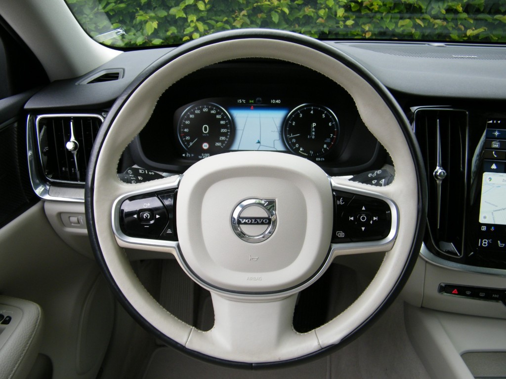 VOLVO-V60-2.0i T5 Inscription Aut8 I NL-Auto I 100% dealer I Pano I Harman