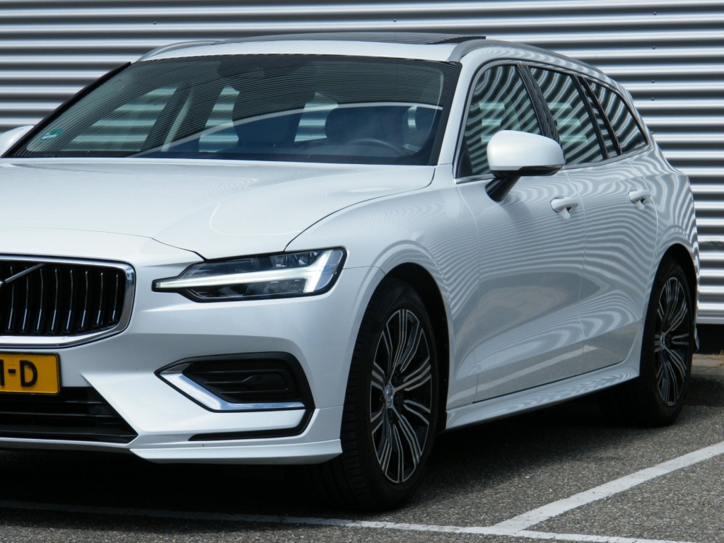 VOLVO-V60-2.0i T5 Inscription Aut8 I NL-Auto I 100% dealer I Pano I Harman