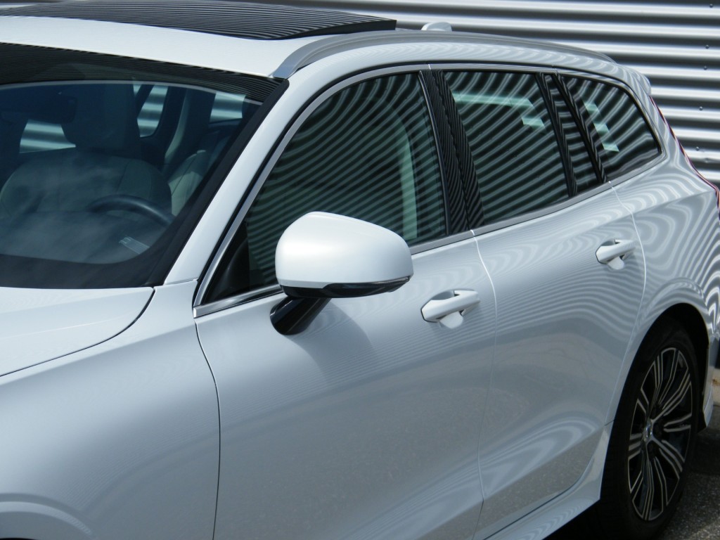 VOLVO-V60-2.0i T5 Inscription Aut8 I NL-Auto I 100% dealer I Pano I Harman