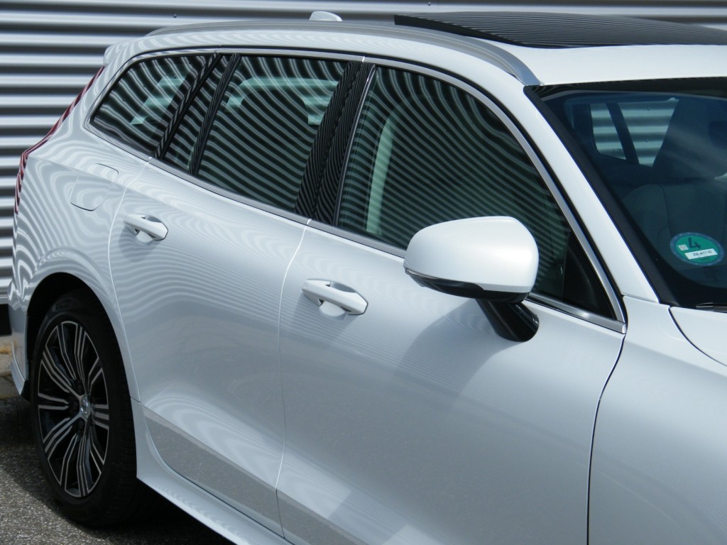 VOLVO-V60-2.0i T5 Inscription Aut8 I NL-Auto I 100% dealer I Pano I Harman